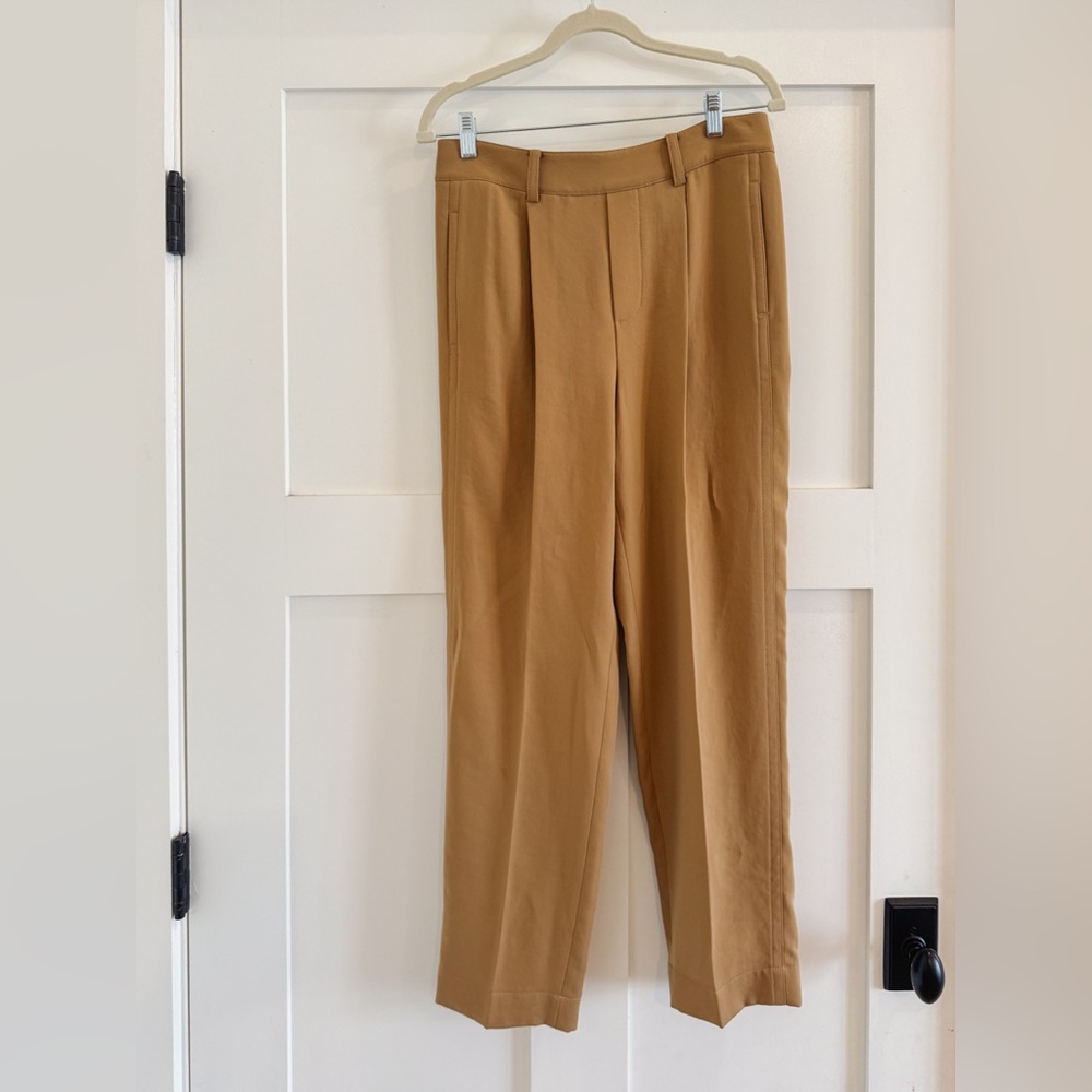 Vince ankle pants
New without tags
Small petite
Great condition